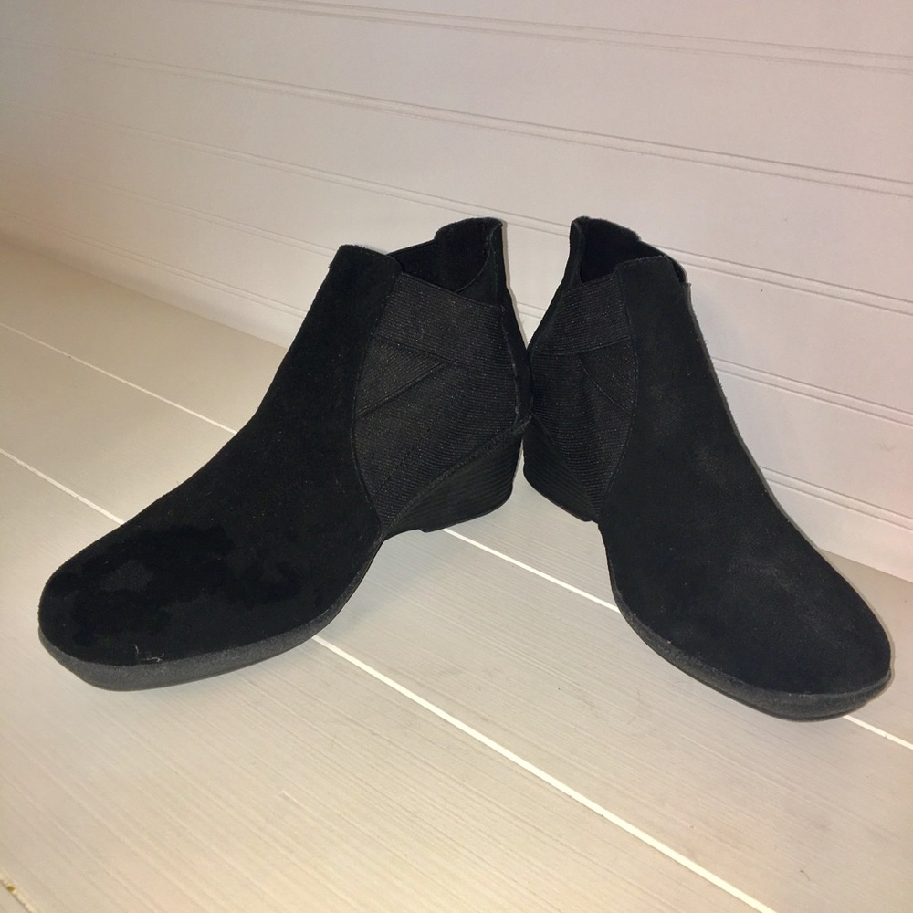 Solesensibility Wedge Size 8.5 Black Never worn.